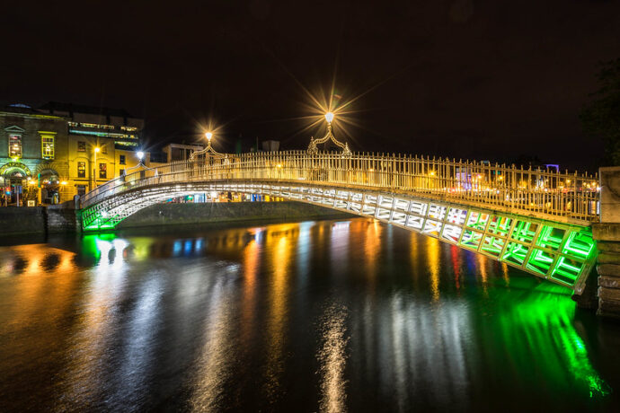 Liffey Bridge, also called Ha'penny - attraction in Dublin